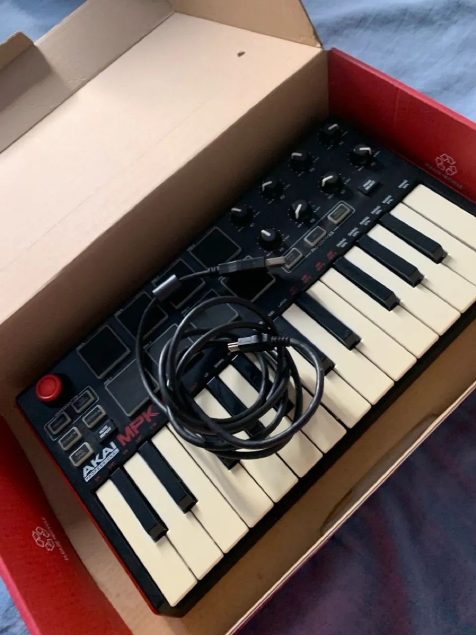 AKAI MPK Mini - Controlador MIDI Compacto - Foto 4