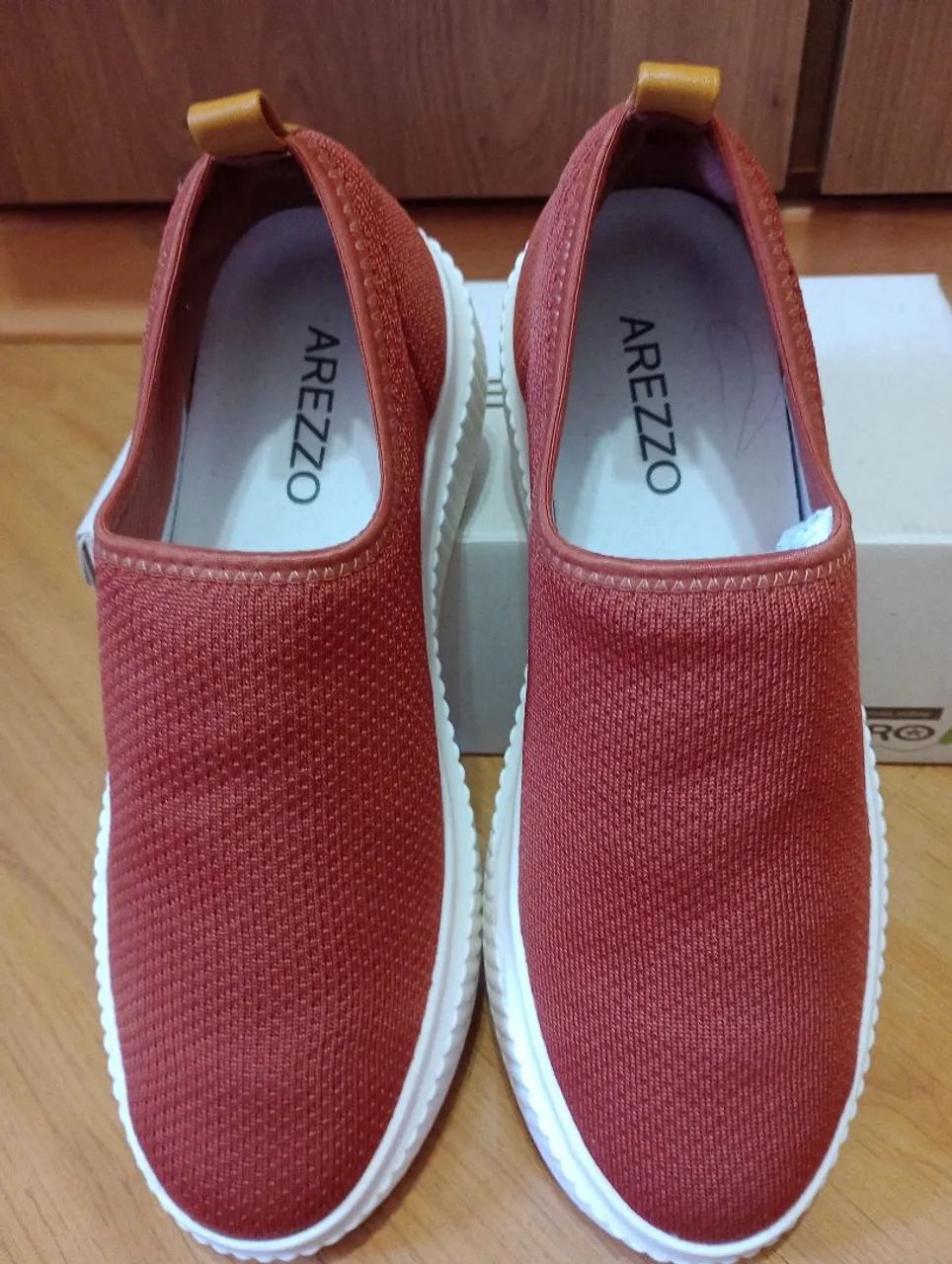 Tênis slip-on Arezzo  - Foto 4