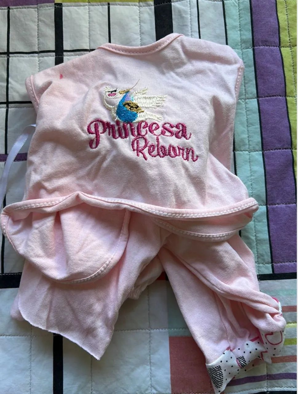 Boneca Princesa Reborn com acessórios e 5 trocas de roupa  - Foto 4