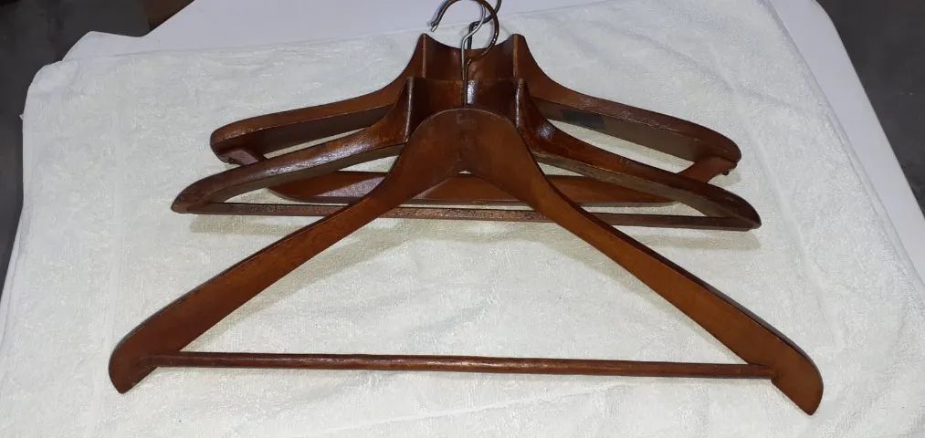 kit com 06 cabides clássicos - Foto 5