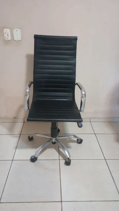 Cadeira de Escritório Giratória com Rodinhas