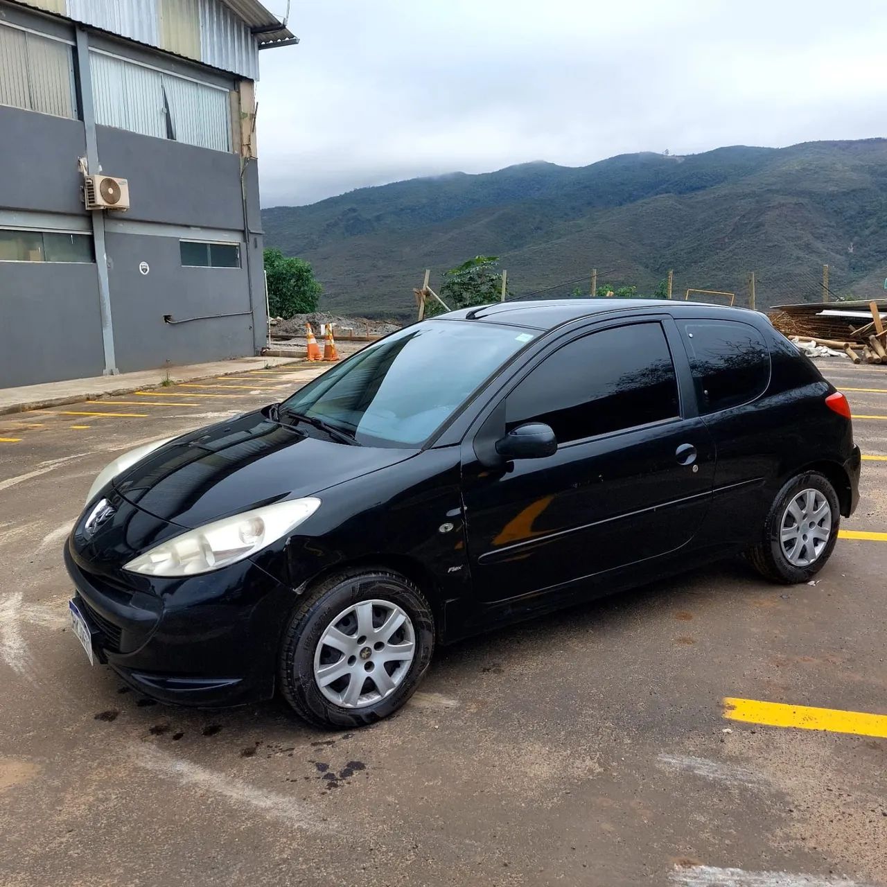 Peugeot 207 XR 1.4 Flex 8V 3P 2009 - Foto 2