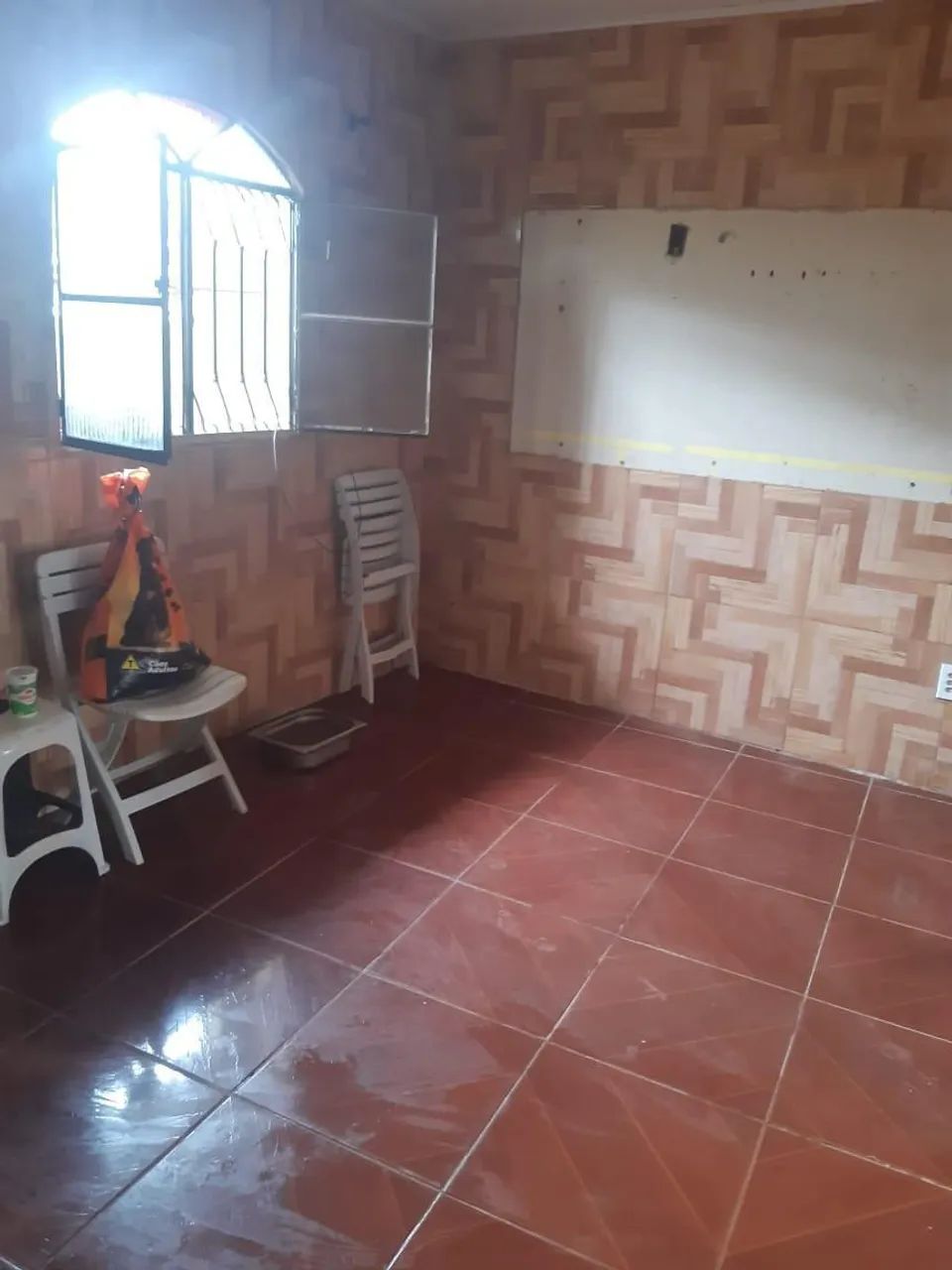 ALUGO OU VENDO CASA NA RETA! 