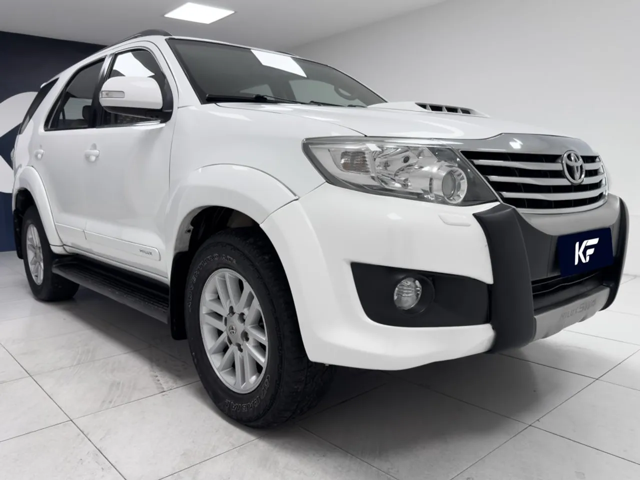 Toyota Hilux SW4 SRV D4-D 4x4 3.0 TDI Dies. Aut 2013