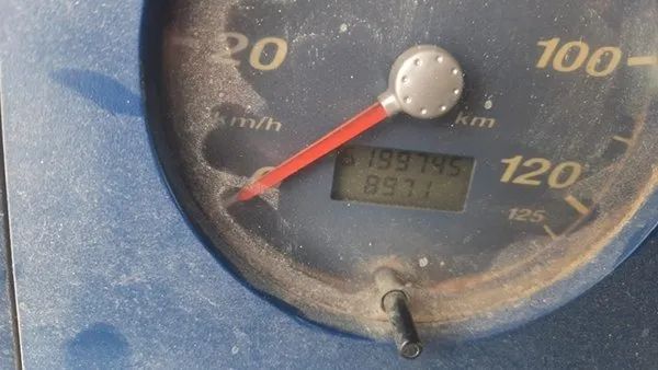 VW 13180 toco 4x2 ano 2004 com caçamba  - Foto 7