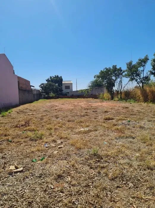 Terreno no Jardim Montevidéu