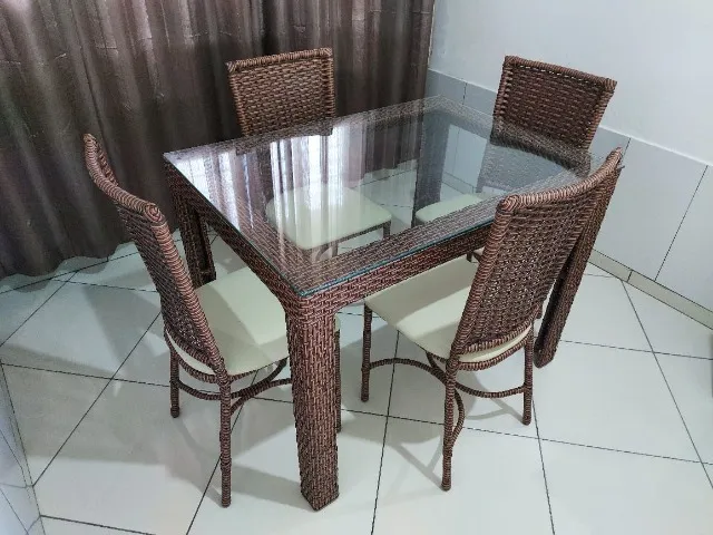 Mesa de Jantar paris em fibra sintética e vidro. Mega Oferta!