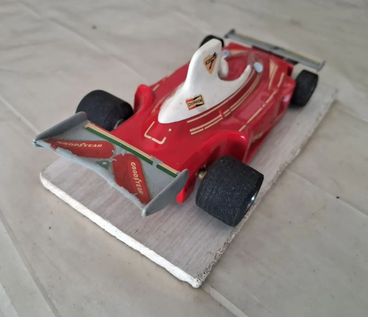 Vendo carro de autorama estrela Ferrari década de 70 - Foto 3