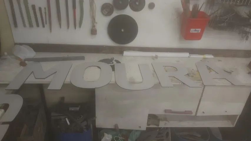 Placas para Ccomércio - Fachadas em  Lona e Acm - Letras-caixas em Led - Acrílico - Totens - Foto 2