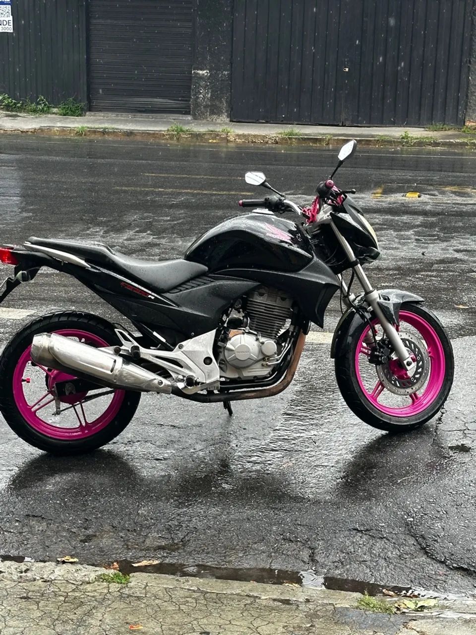 Vendo cb300 ano 2010 modelo 2011  - Foto 4
