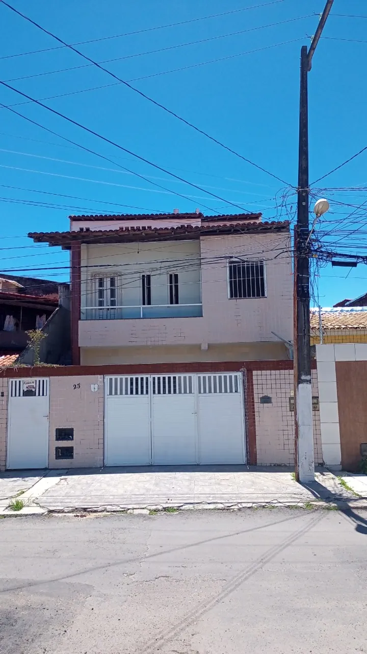 Casas e kitnet de 1,2 e 3 quartos mobiliadas.
