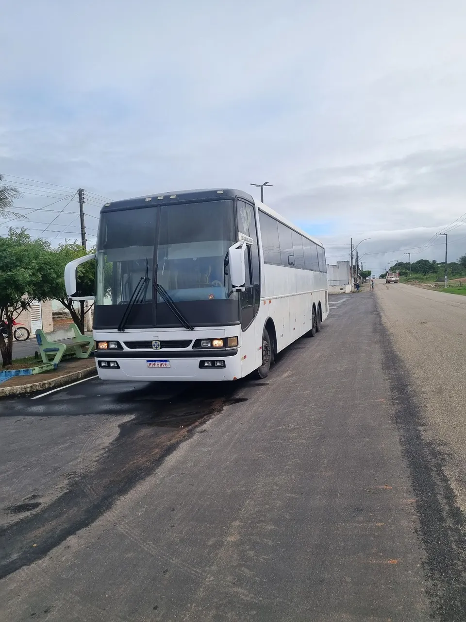 Vende-se ônibus executivos 