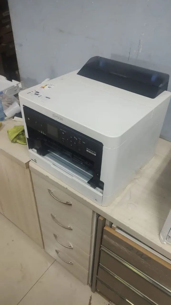 LOTE COM 55 IMPRESSORAS EPSON WORKFORCE M5299 USADAS, REVISADAS BAIXOS CONTADORES  - Foto 2