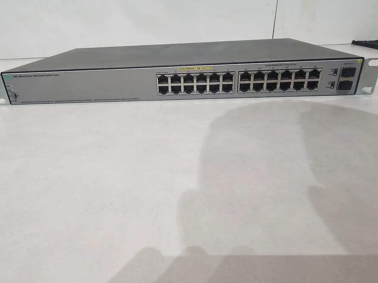 Switch Hp J9983A com defeito 