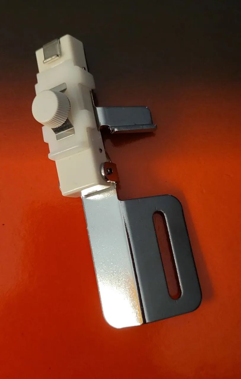 ACESSÓRIO JANOME GUIA PARA APLICAÇÃO DE ELÁSTICO LARGO  - Foto 5