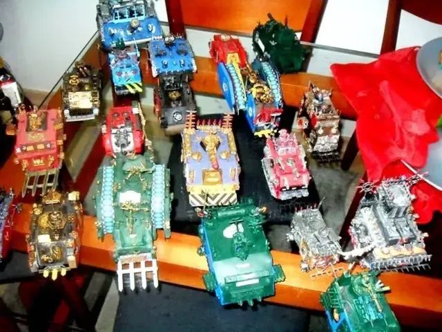 venda de varios tanks warhammer