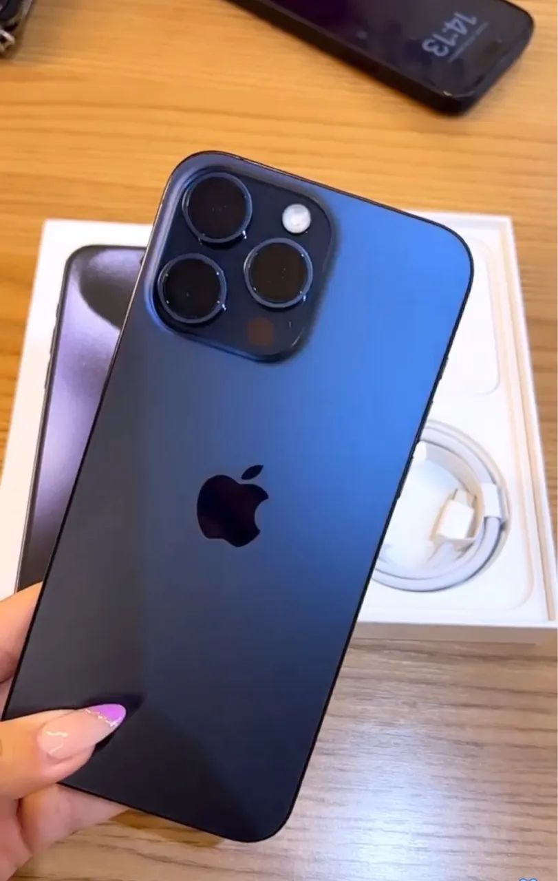 IPHONE 15 PRO MAX BLUE TITANIUM 256GB C/GARANTIA EM ATÉ 18X