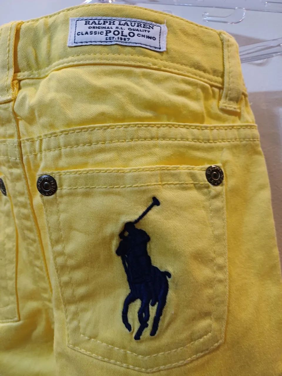 Calça bebê Polo Ralph Lauren original semi-nova amarela, tam.2. - Foto 4
