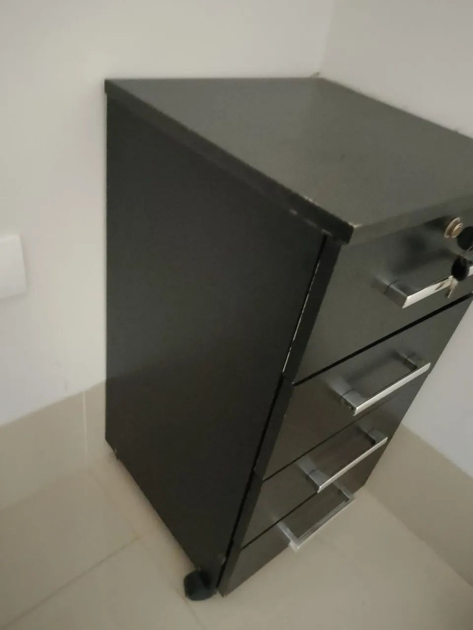 Gaveteiro 4 gavetas com chave - Foto 3