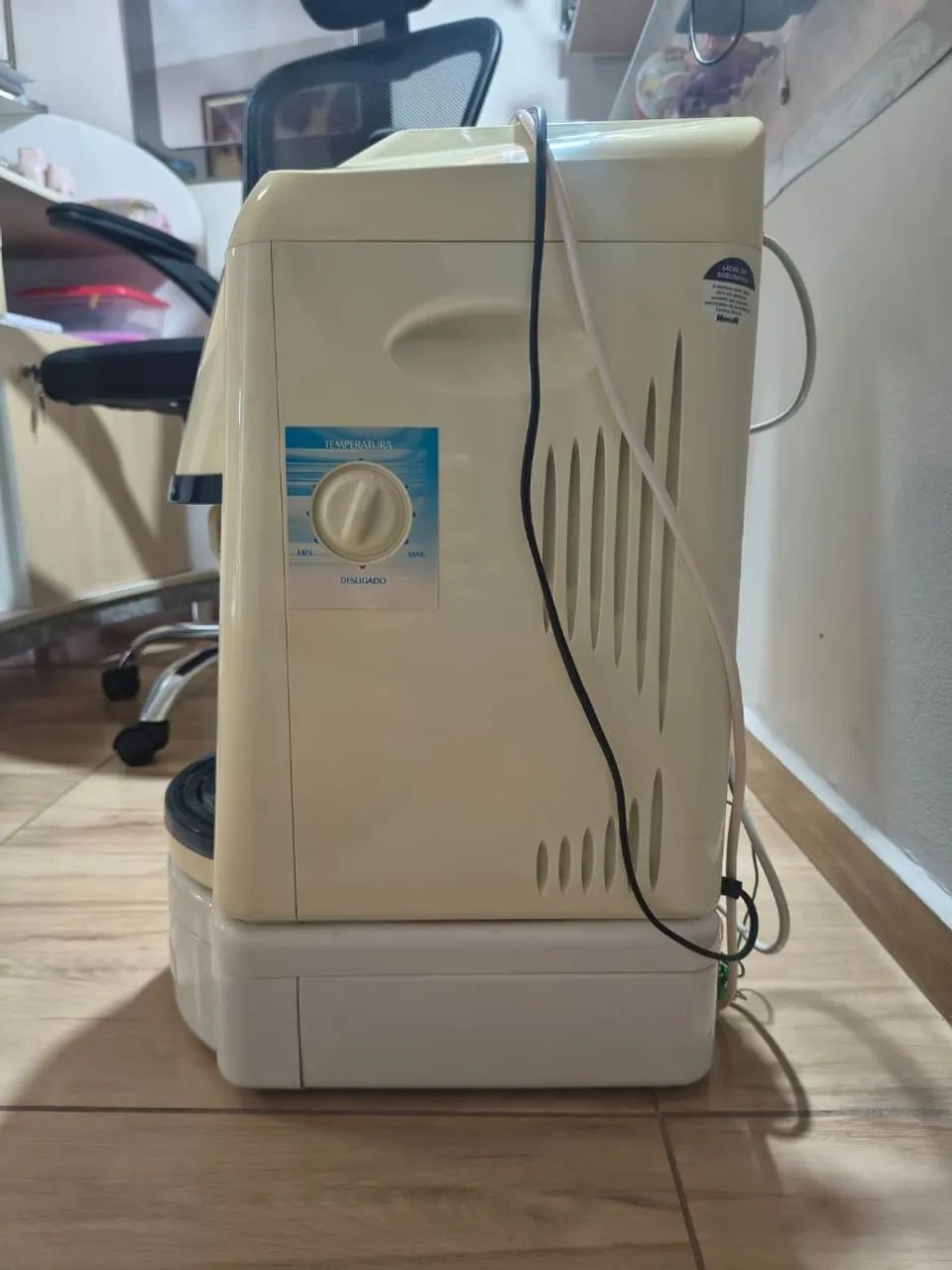 Bebedouro/filtro Sankai 220volts funcionando perfeitamente. Vem com pedestal (na caixa) - Foto 3