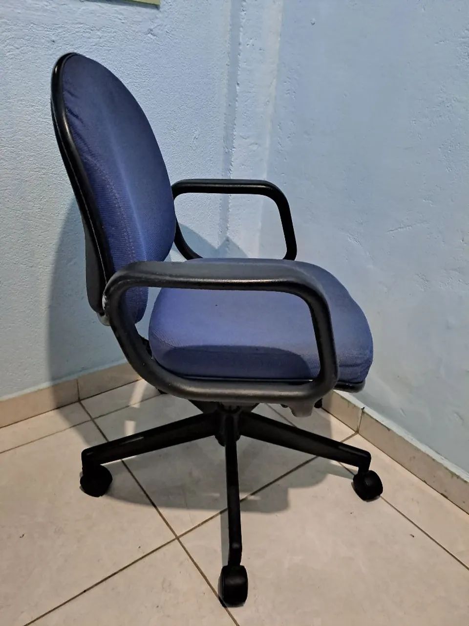 Cadeira de Escritório Giroflex  - Foto 2