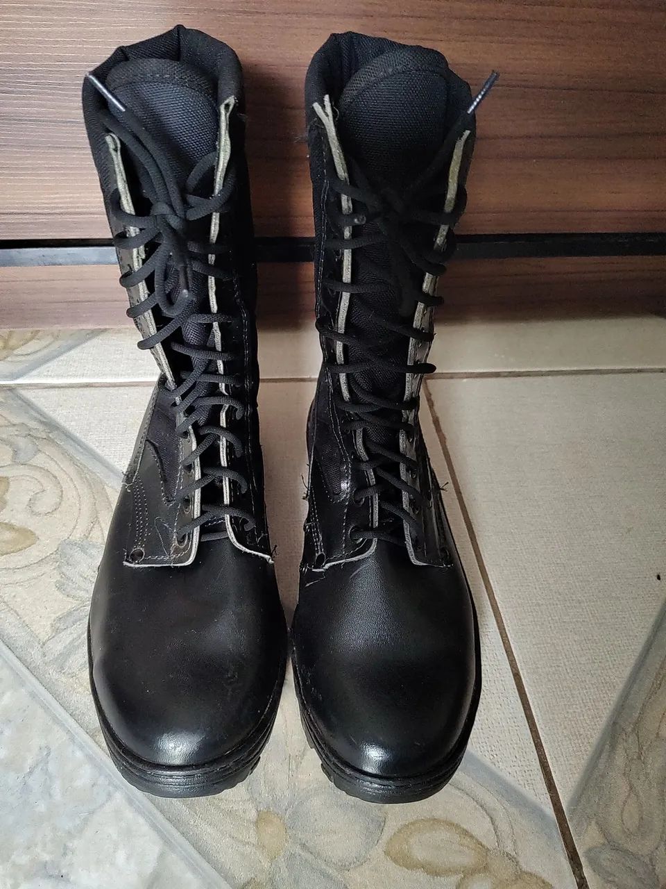 Botas Coturno Preto - Conforto e Estilo - Foto 3