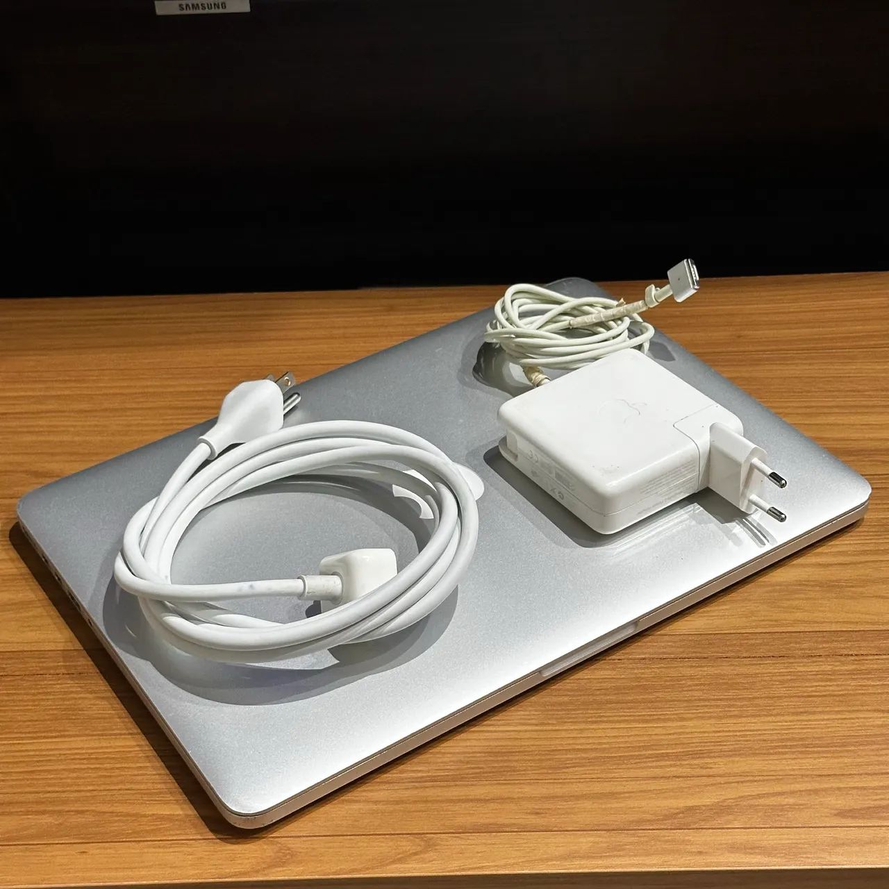 MacBook Pro Retina 2015 - i5 - 8GB RAM - SSD 256GB (Passo Cartão