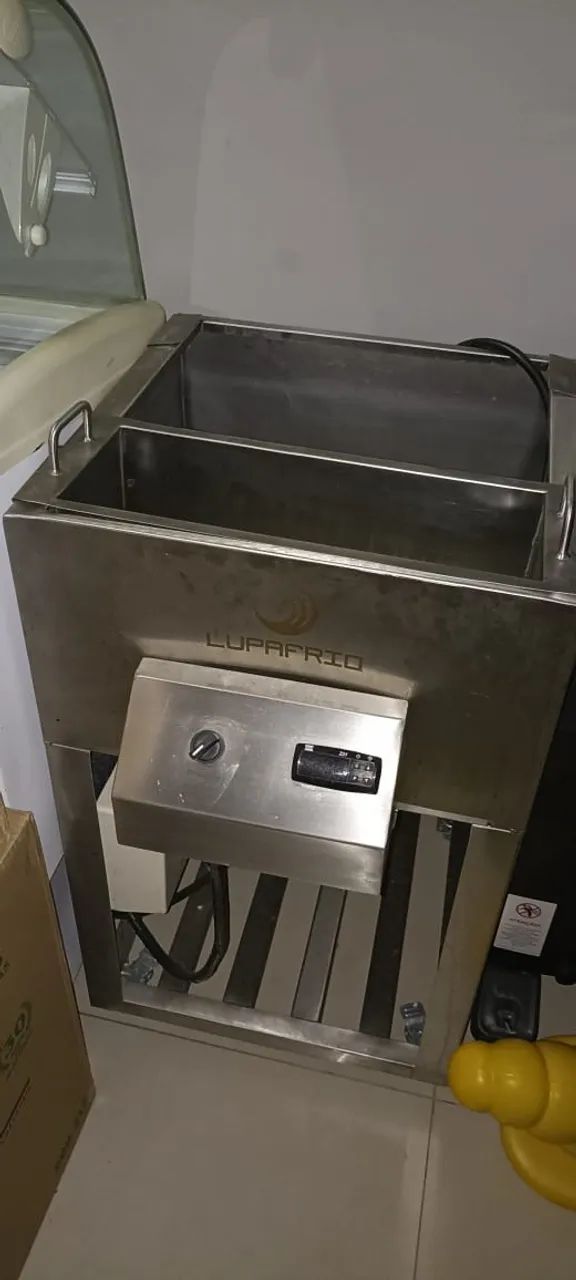 Desenformadeira de picolé 