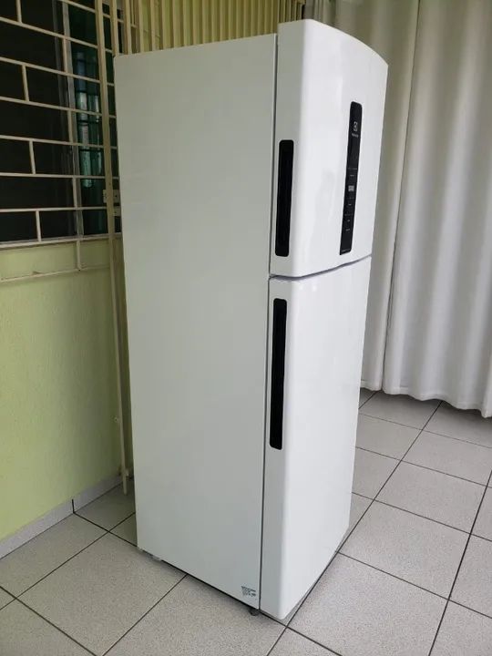 Oferta Geladeira Frost Free IF 45 Semi Nova Duplex Electrolux 110 Volts Entrego e Aceito C - Foto 4