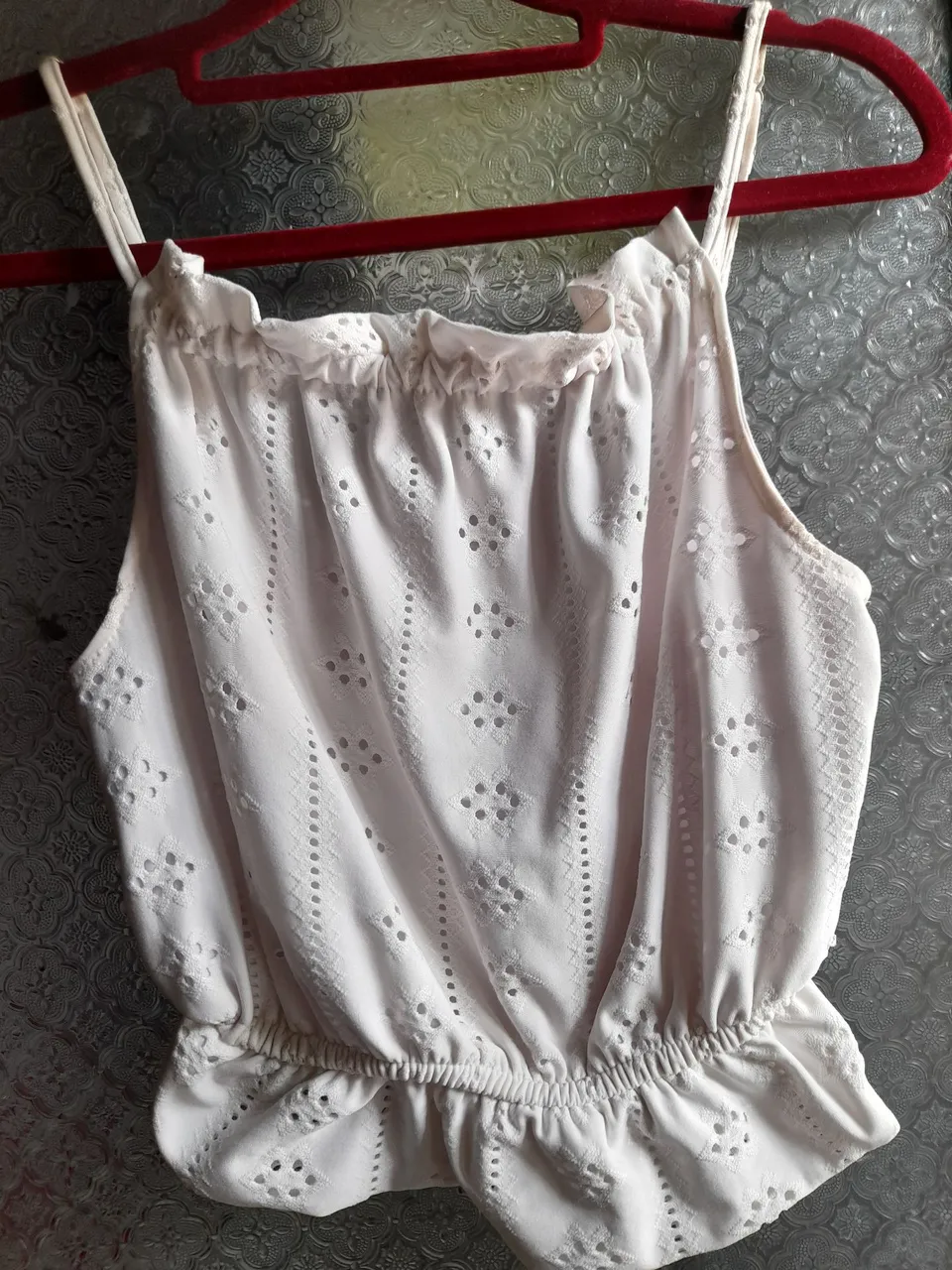 Blusa branca de renda