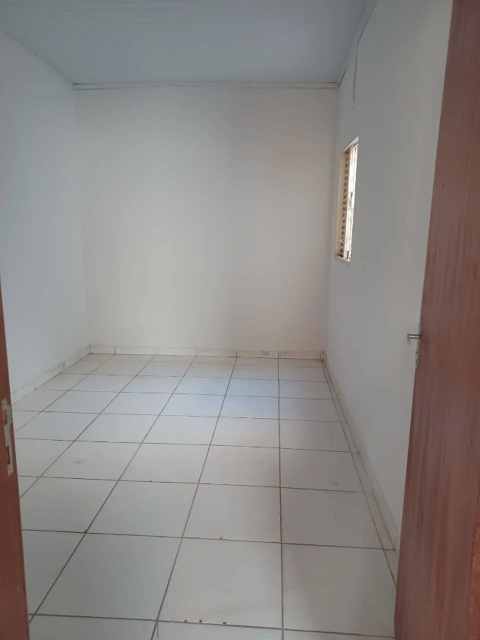 Casa de 1 quarto grande próximo Balneário,shopping Passeio ótima localização e segura.