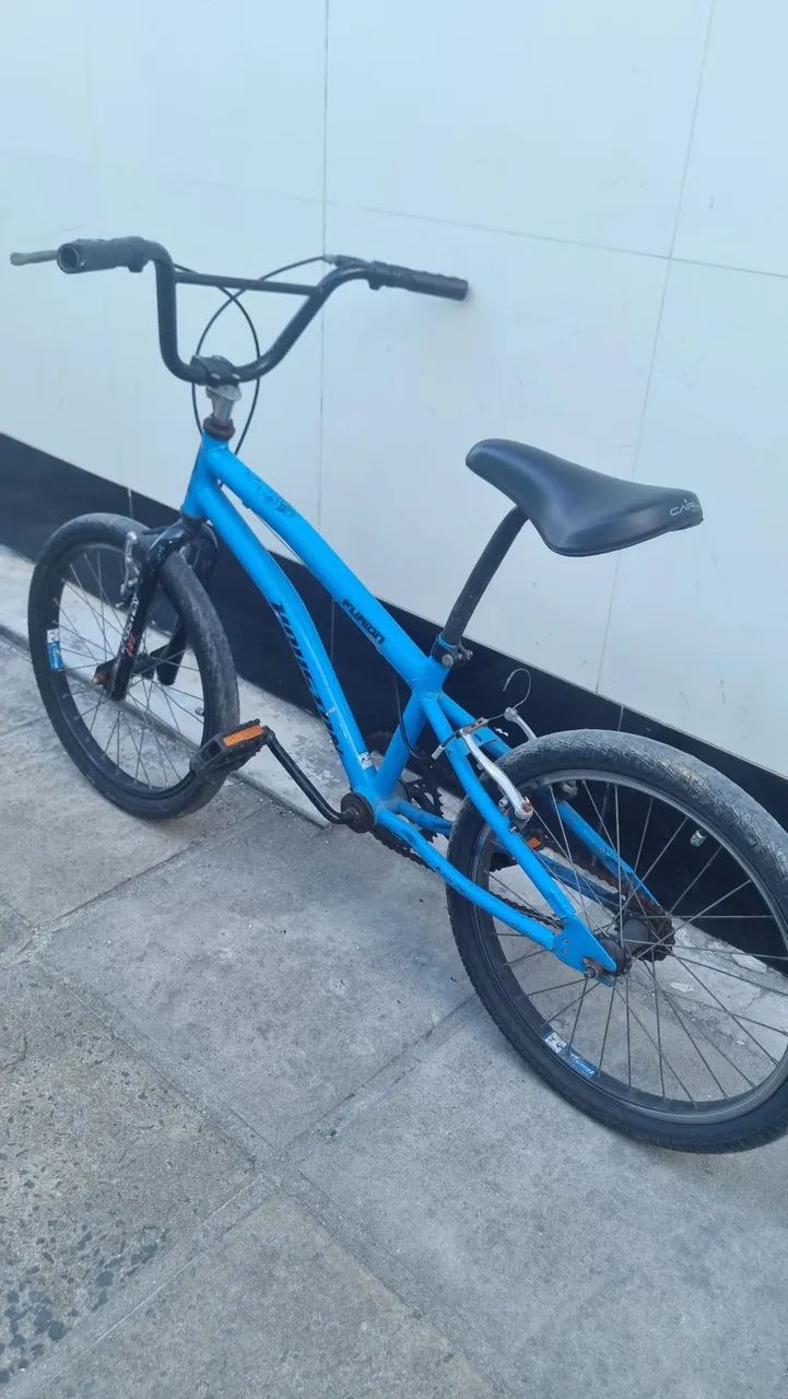 Bicicleta infantil aro 20 semi nova - Foto 3