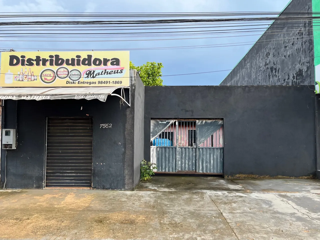 Imóvel com ponto comercial no bairro JK