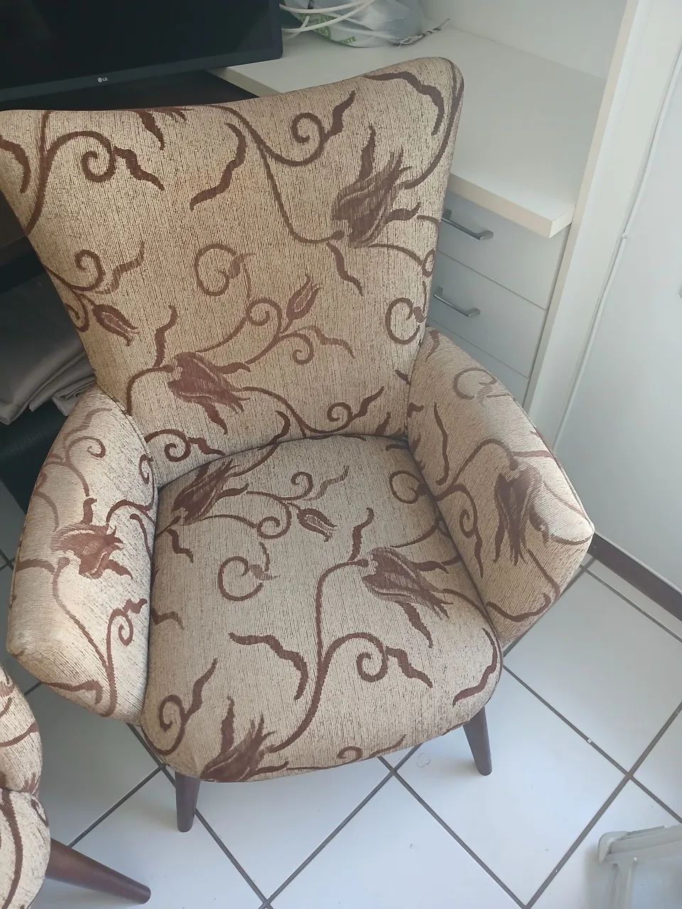 2 Poltronas Clássicas com Design Floral (marca: nobel) - super novas e sem cheiro. - Foto 4