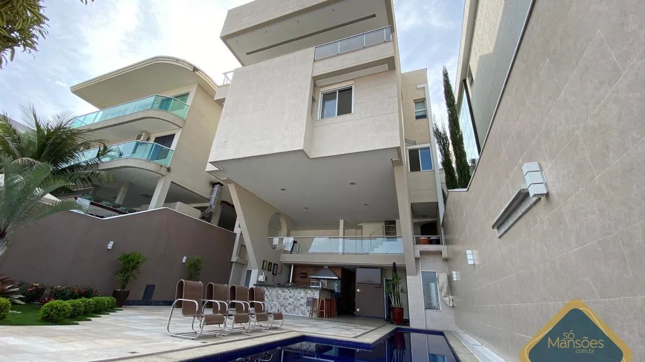 Casa a venda no condomínio Fazenda da Serra em Belo Horizonte.