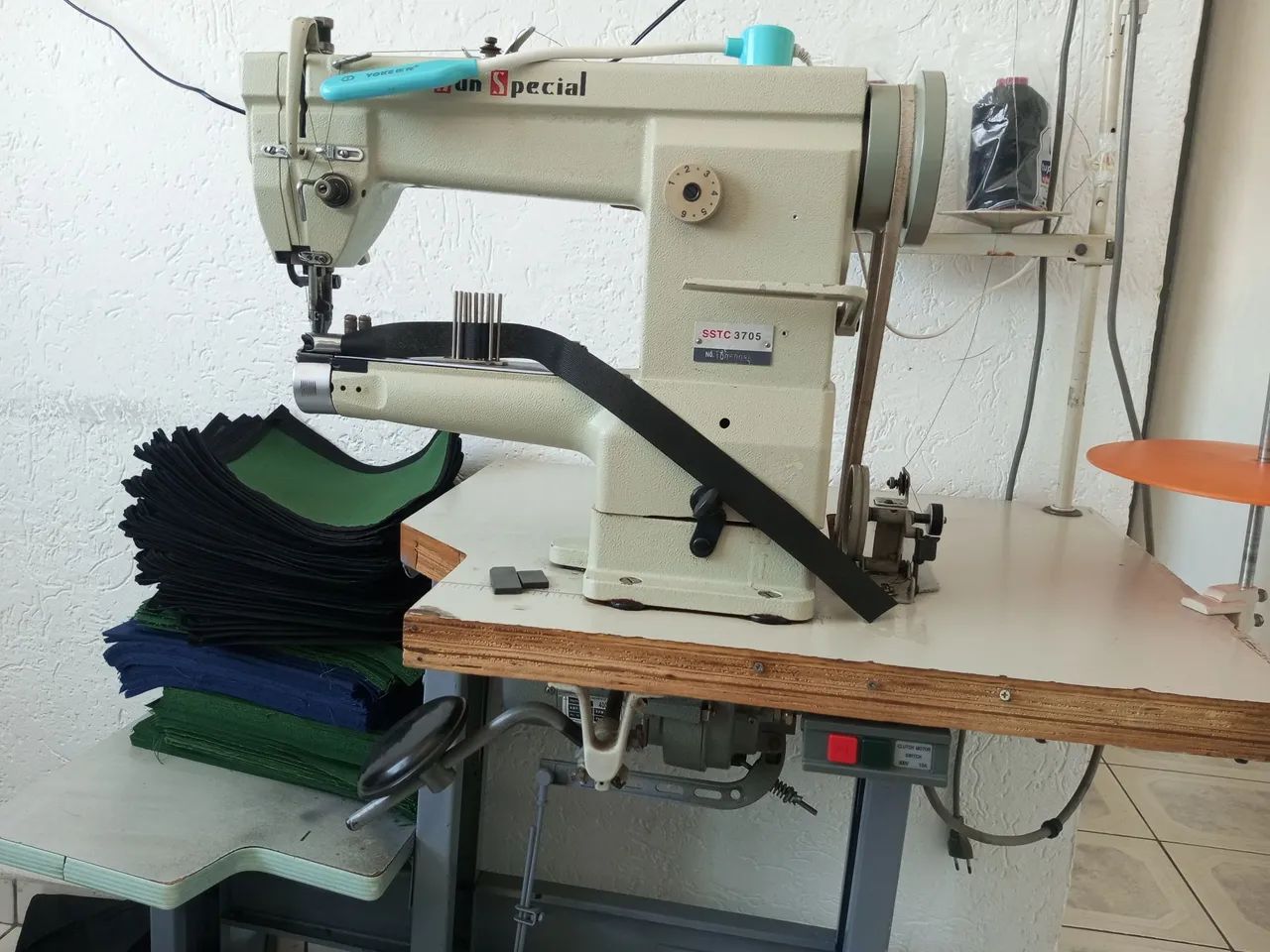 Máquina fechadeira transporte triplo caixa grande 