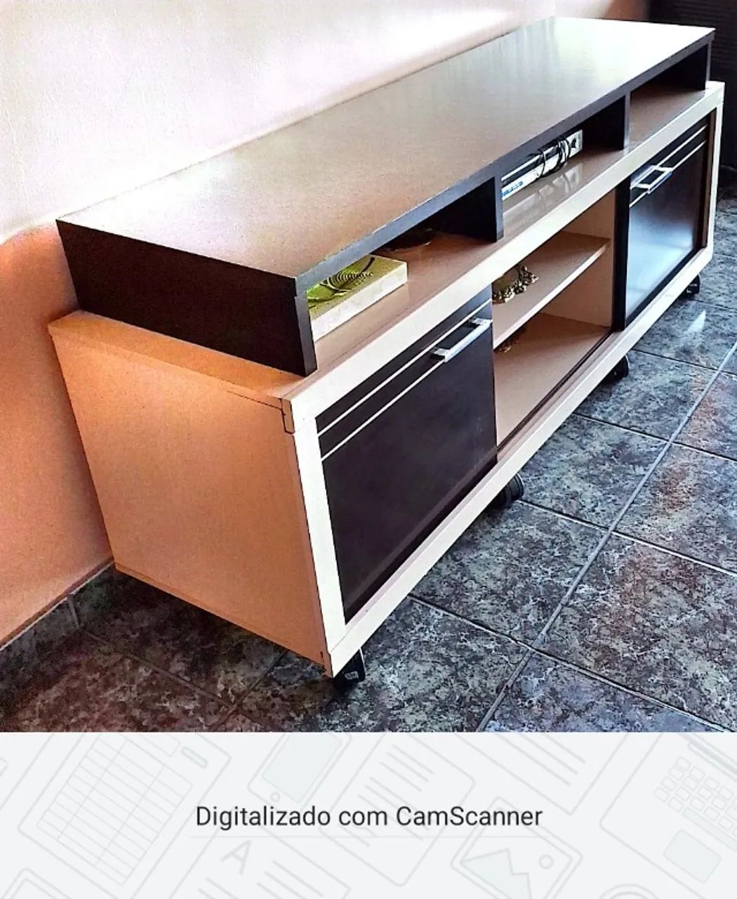 Rack de TV grande com rodízios - em ótimo estado!