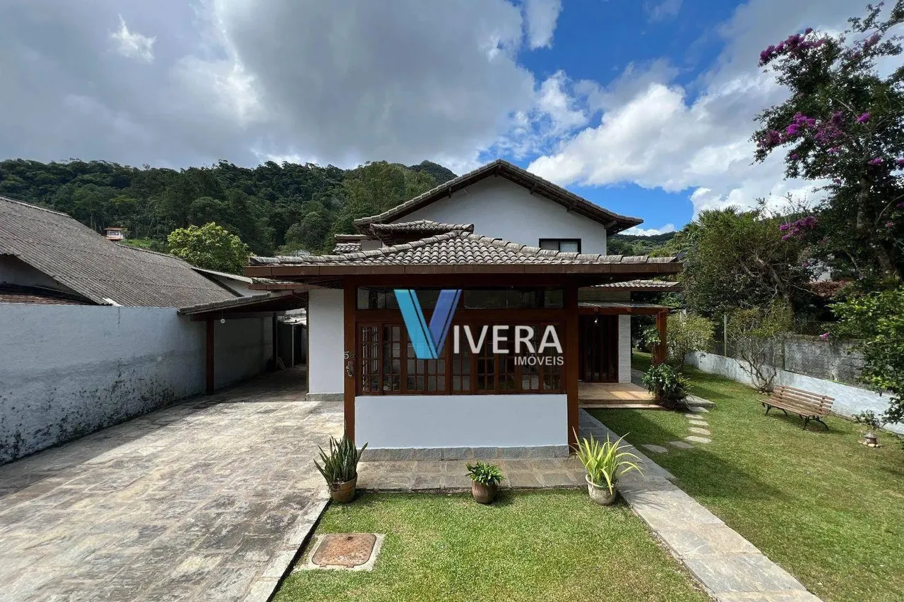 Casa com 4 dormitórios à venda, 390 m² por R$ 2.350.000,00 - Carlos Guinle - Teresópolis/R
