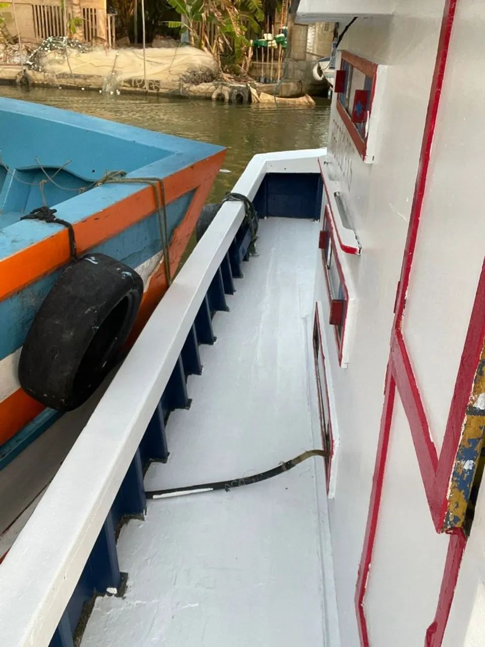 Vendo ou negocio barco de pesca - Foto 3