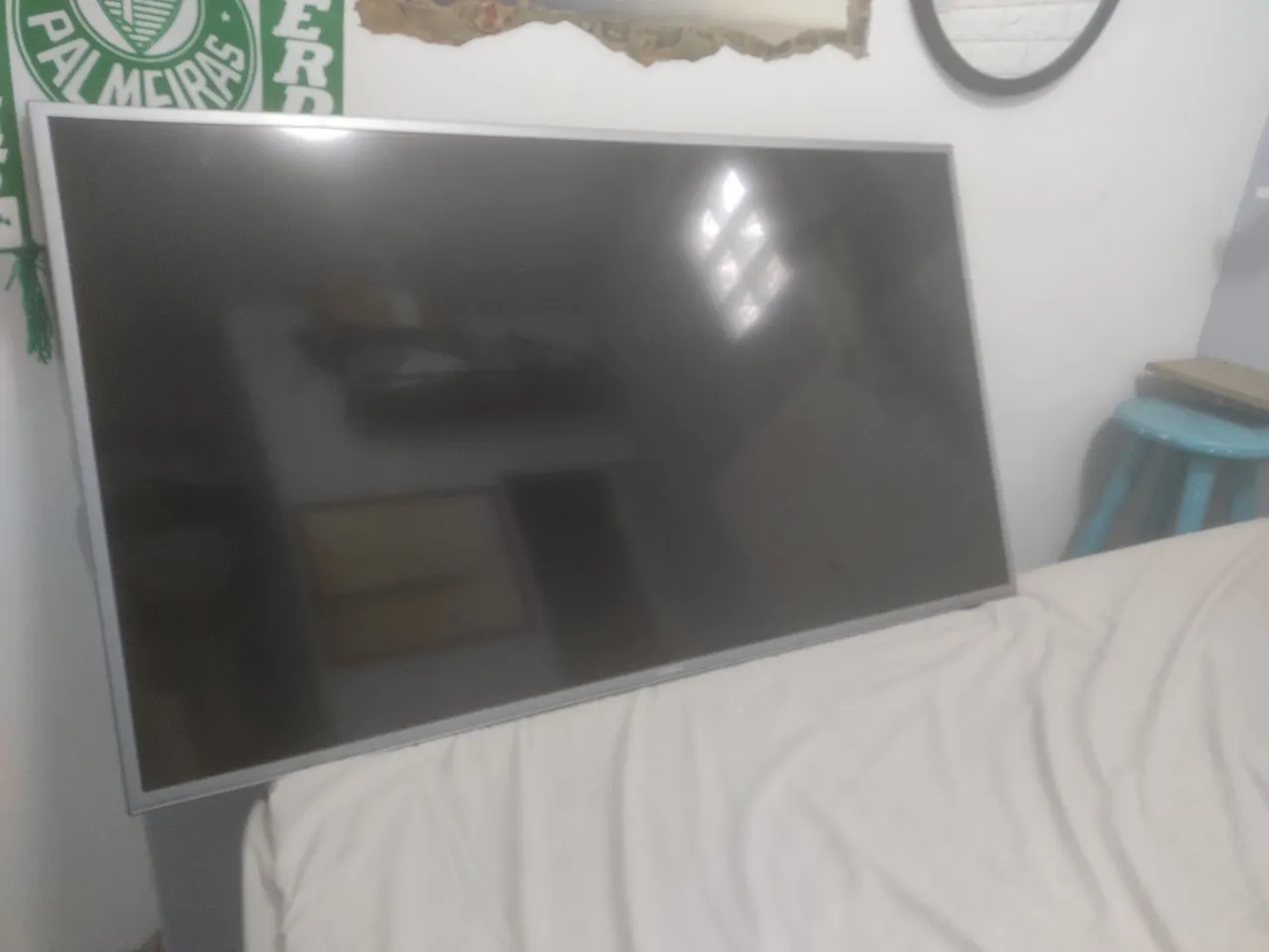 TV Com tela queimada .