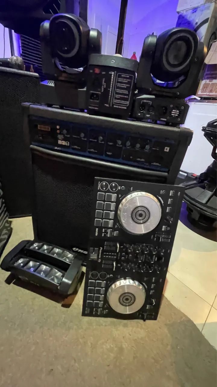 Som e iluminação e material pra Dj  para pequenos eventos  - Foto 3