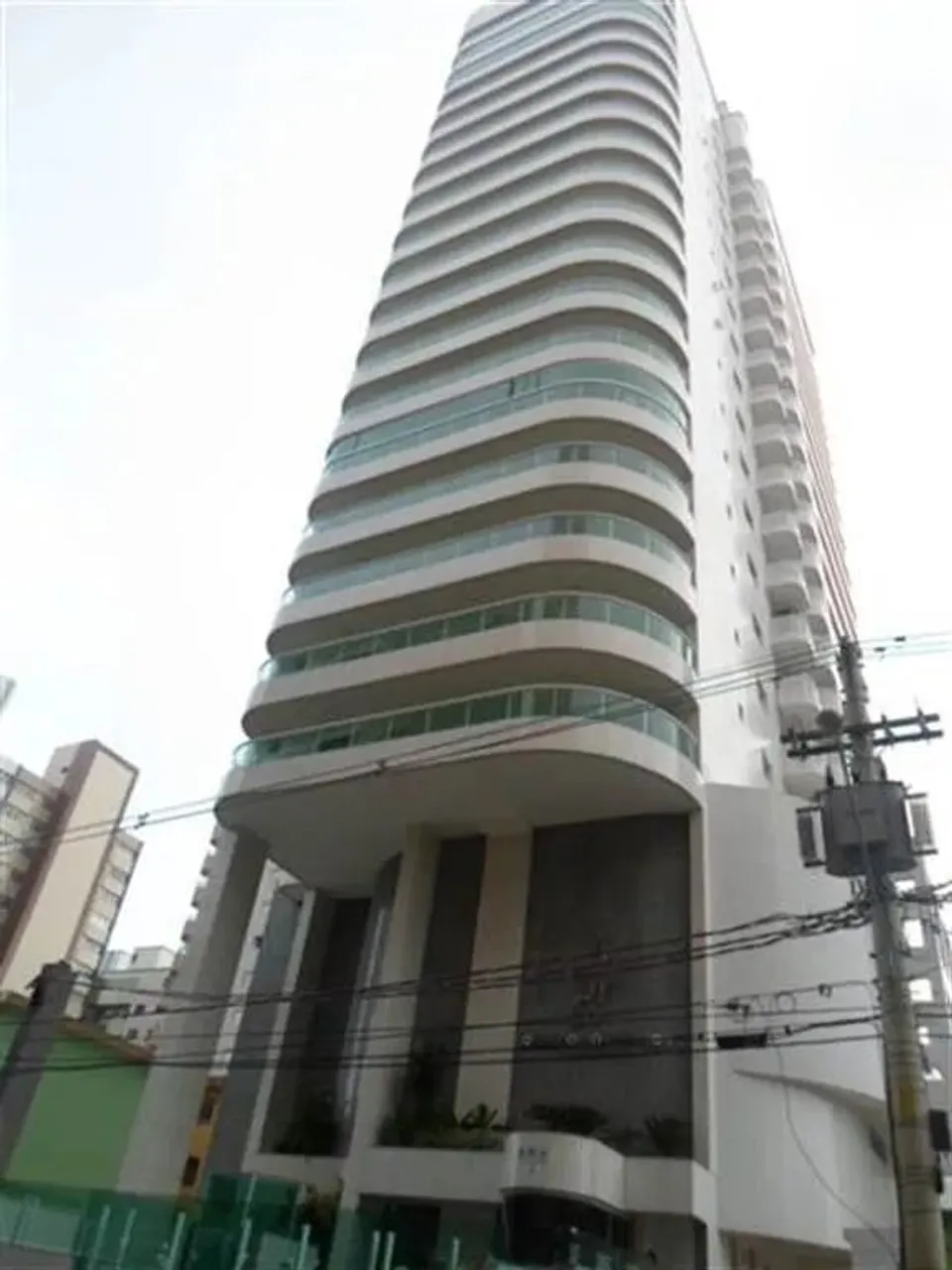 APARTAMENTO 03 QUARTOS, PRÉDIO ALTO PADRÃO, NA IMOBILIÁRIA EM PRAIA GRANDE.