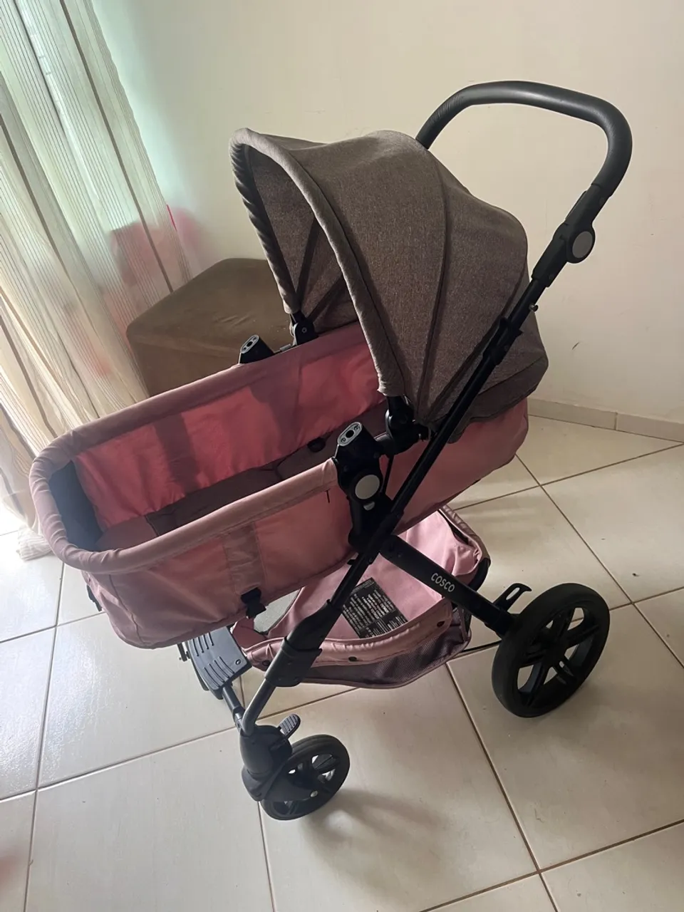 Carrinho de bebê Cosco