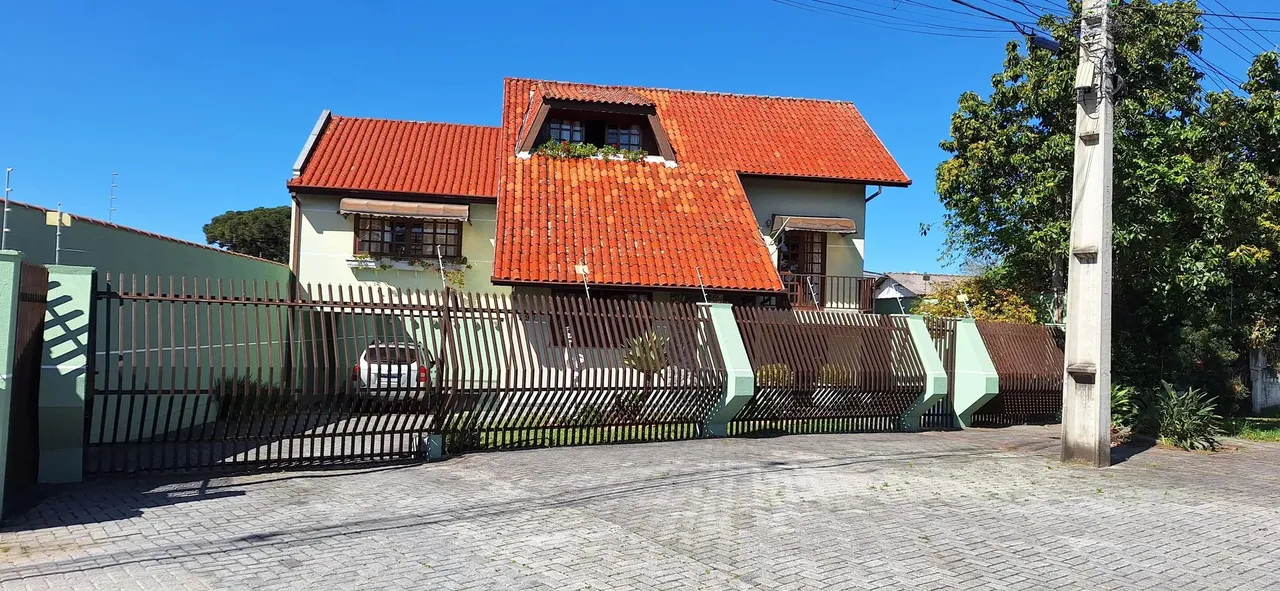 SOBRADO NO BOQUEIRÃO - 275,00M² CONSTRUÍDO - 386,00M² DE TERRENO