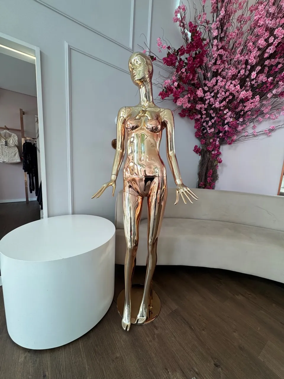 Manequim Rose Gold Moderno para Vitrine