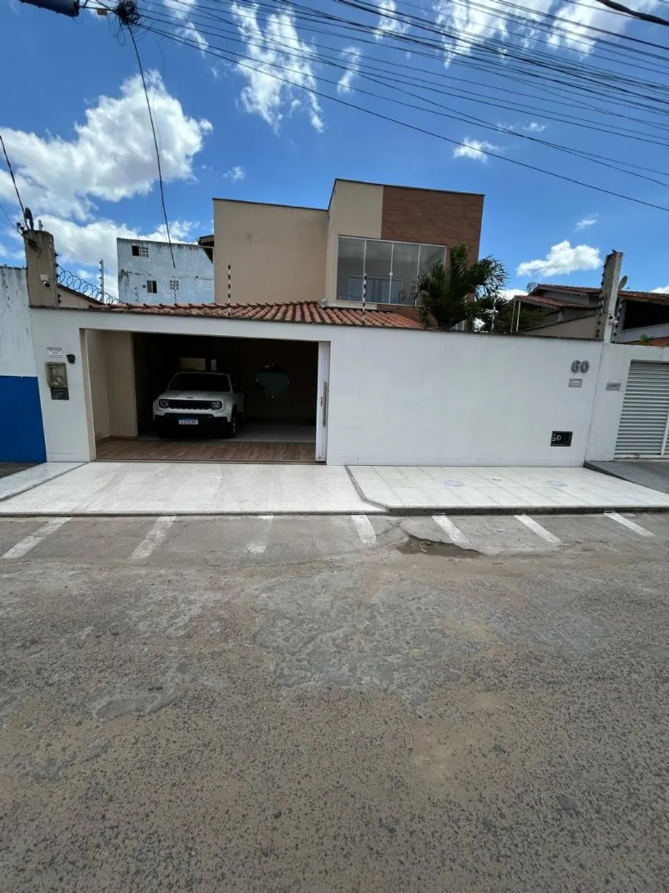 Alugo duplex 7/4 sendo uma suíte e closet e piscina
