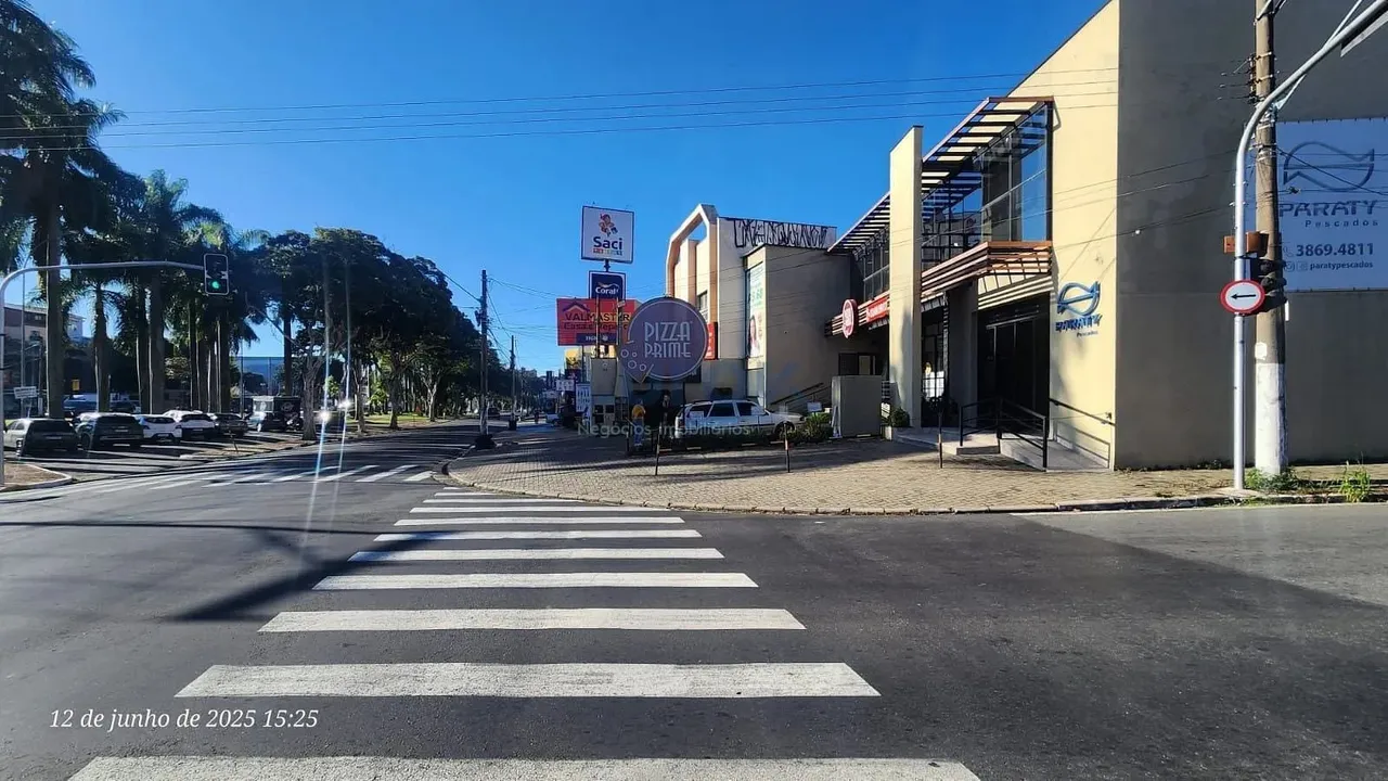 Sala para locação na Avenida dos Esportes em Valinhos, SP