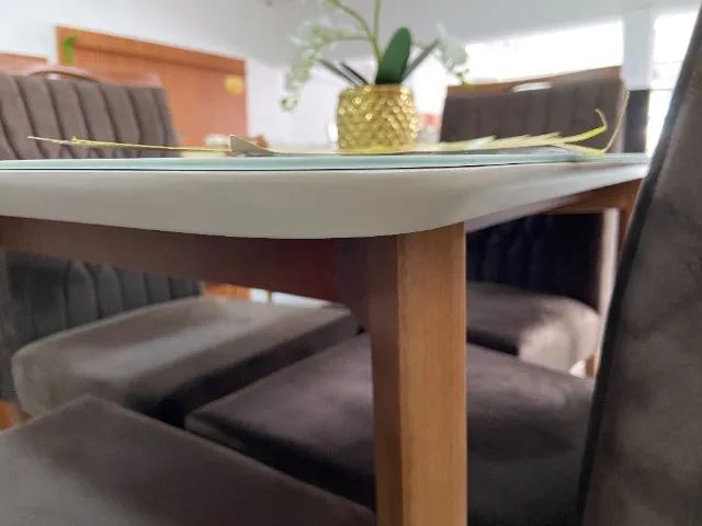 Mesa de Jantar 1,20m C/ Vidro e Base de Madeira + 4 Cadeiras - Foto 2