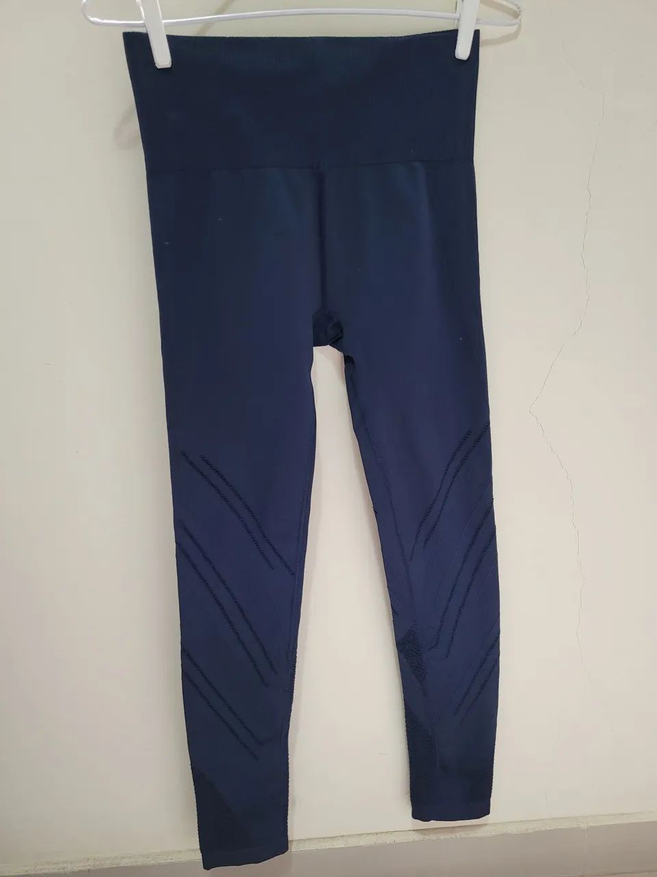 Legging Azul Marinho com Detalhes track& field.