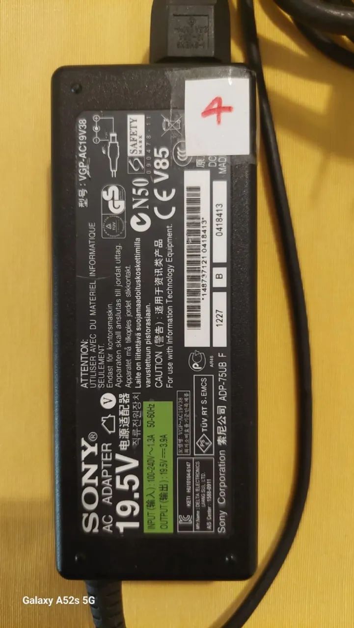 Cargador Sony Original 19.5V 3.9A 90W | Compatible con Laptops VAIO Cargador Sony Original 19.5V 3.9A 90W | Compatible con Laptops VAIO